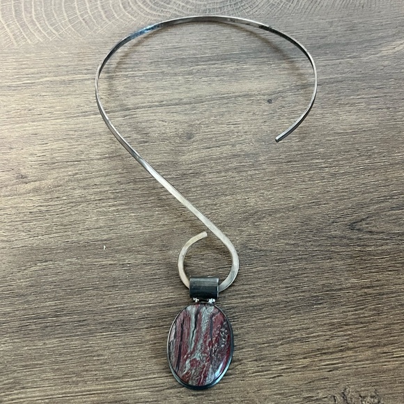 EXEX 925 Sterling Silver Modernist Collar Necklace w/ Red Stone Pendant - Picture 3 of 5